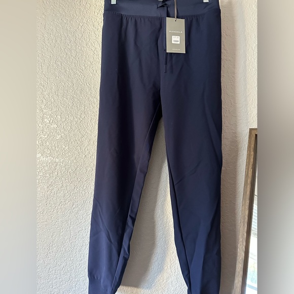 COPY - Mandala scrubs, navy blue, brand new with tags. XL top/ 2XL Jogger botto… - Picture 4 of 5